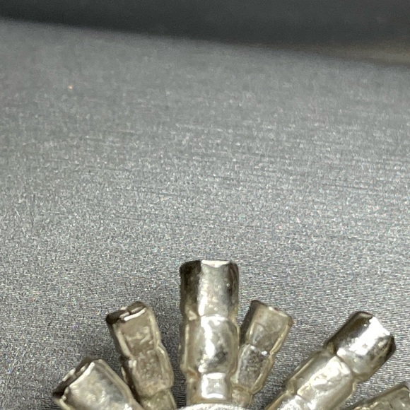 Tiered Rhinestone Starburst Fire Work Unsigned Clip On Earring Designer Single. - Picture 7 of 12